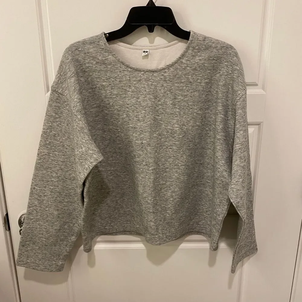 Uniqlo Gray French Terry Knit Long Sleeve Crewneck Crop Boxy Sweater Medium
